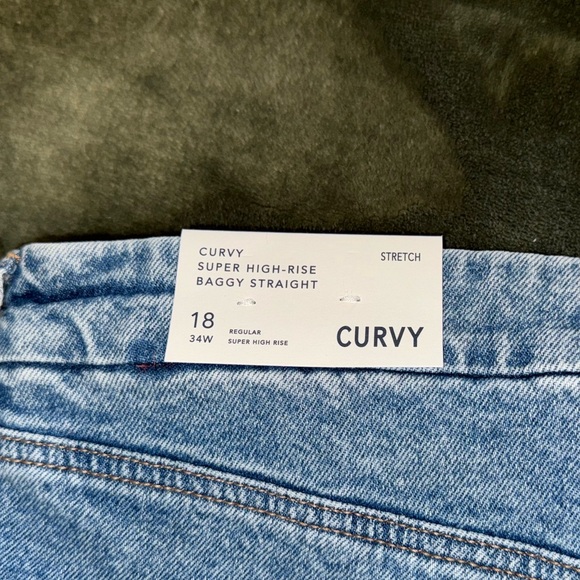 American Eagle Curvy Jeans - Picture 2 of 5
